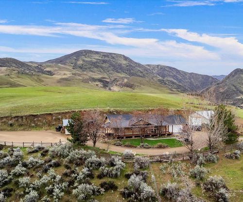12 Hunt Rd, Horseshoe Bend, ID, 83629-8040 | Card Image
