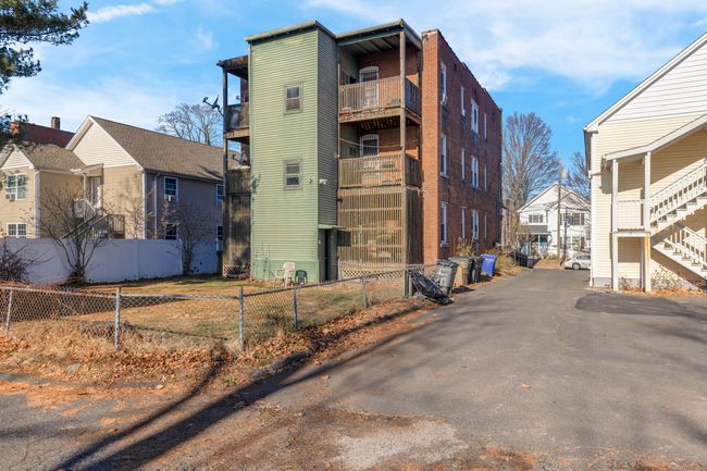 45-47 School St, Home with 12 bedrooms, 6 bathrooms and 6 parking in Hartford CT | Image 23