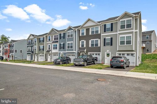 800-495 S Spring Garden St, CARLISLE, PA, 17013-2557 | Card Image