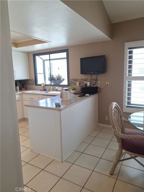 apt-303-935 Main St, El Segundo, CA, 90245-5211 | Card Image