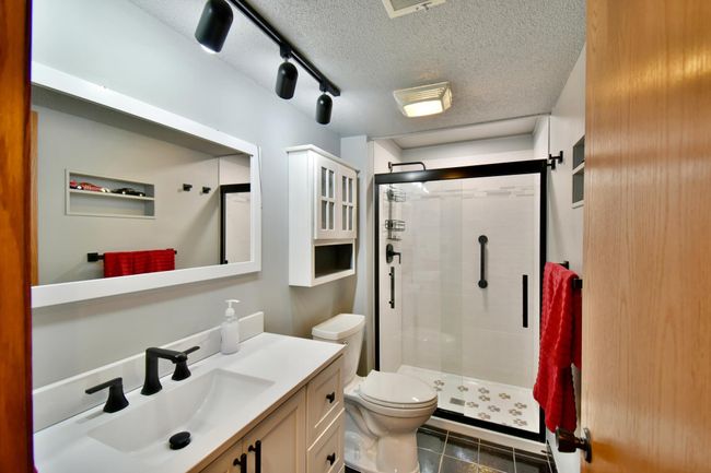 Remodel bath with walk-in shower | Image 5