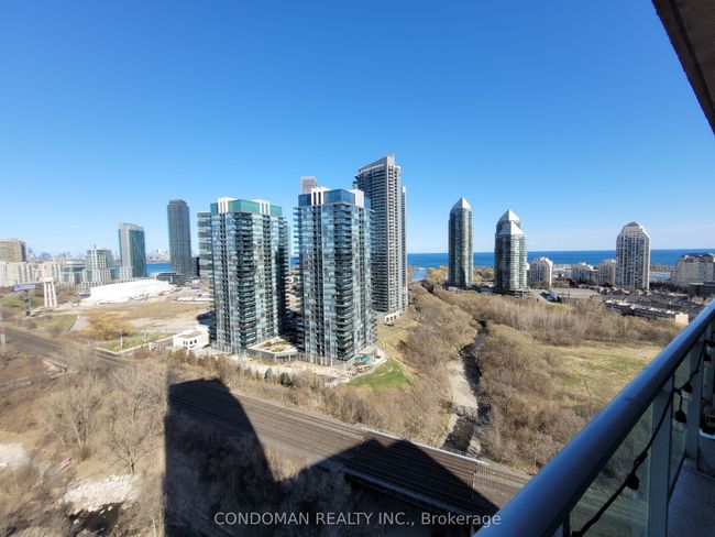 1924 - 165 Legion Rd N, Condo with 2 bedrooms, 2 bathrooms and 1 parking in Etobicoke ON | Image 11