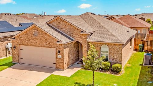 333 Marble Creek Dr, Fort Worth, TX, 76131-4036 | Card Image