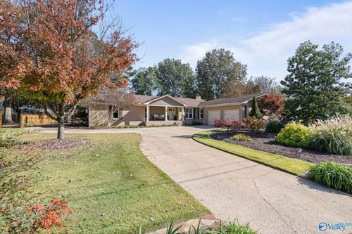 7303 Statton Dr Se, Huntsville, AL, 35802-2620 | Card Image