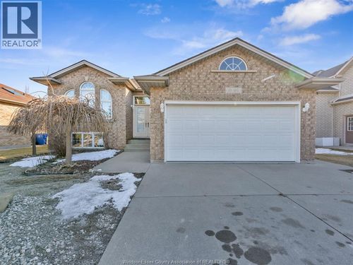 40 Sandy Lake Drive, Leamington, ON, N8H5K4 | Card Image