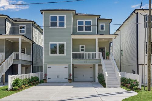 3845 Water St, Dickinson, TX, 77539-7035 | Card Image