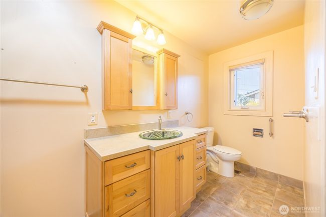 Main bath | Image 15