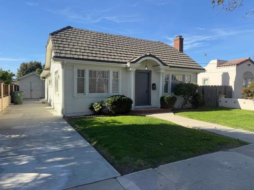 22 Willow St, Salinas, CA, 93901-3225 | Card Image