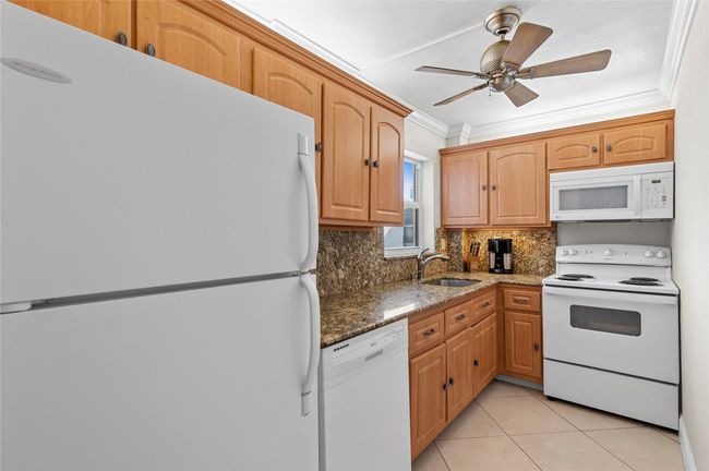 APT-717 - 1169 Hillsboro Mile, Condo with 1 bedrooms, 1 bathrooms and null parking in Hillsboro Beach FL | Image 19