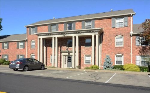 f-646 Robinwood Dr, Scott Twp, PA, 15216 | Card Image