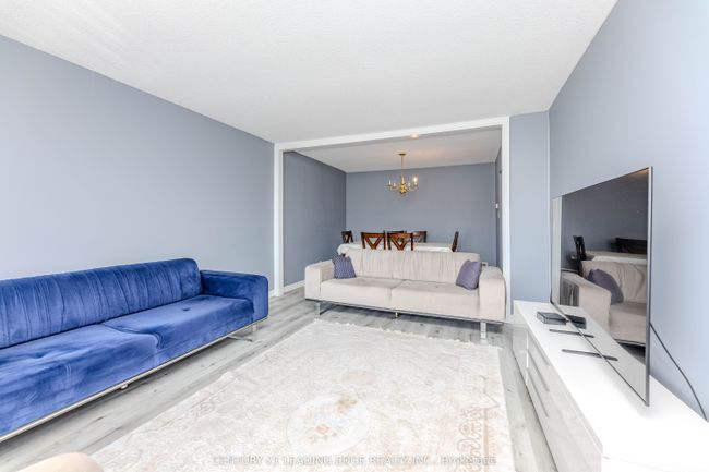 28 Sawmill Rd, House attached with 4 bedrooms, 3 bathrooms and 3 parking in North York ON | Image 10
