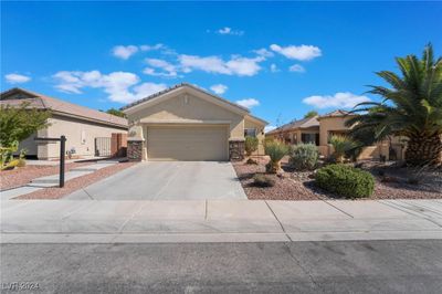 6724 Divers Loons Street, House other with 3 bedrooms, 2 bathrooms and null parking in North Las Vegas NV | Image 2