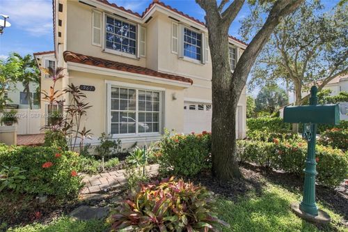 967 Azure Ln, Weston, FL, 33326-3902 | Card Image