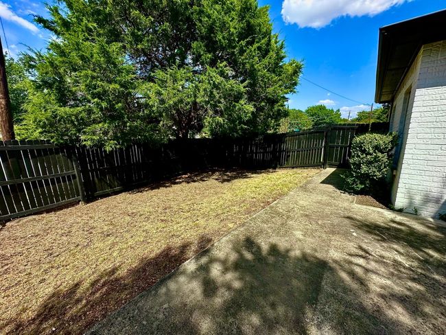 901 Se 10 Th St, Home with 3 bedrooms, 2 bathrooms and null parking in Grand Prairie TX | Image 32