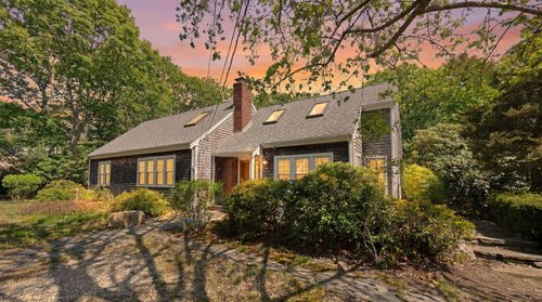 90 Comanche Dr, Falmouth, MA, 02540-2808 | Card Image