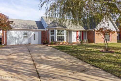 4222 Triple Crown Loop S, Southaven, MS, 38671-5061 | Card Image