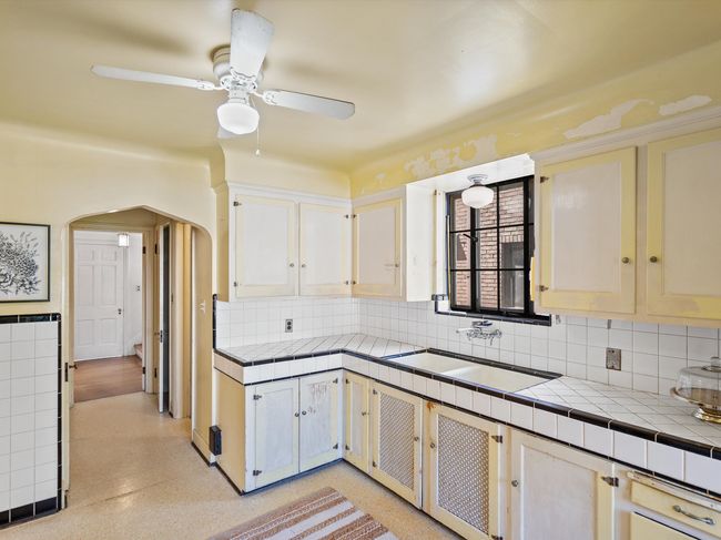 Kitchen | Image 19