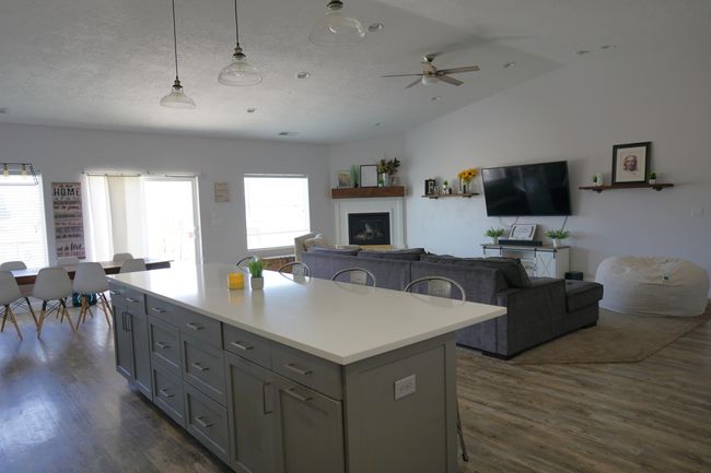 Family Room 2 | Image 6