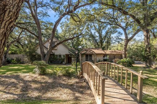 202 Hardy St, Bacliff, TX, 77518-1214 | Card Image