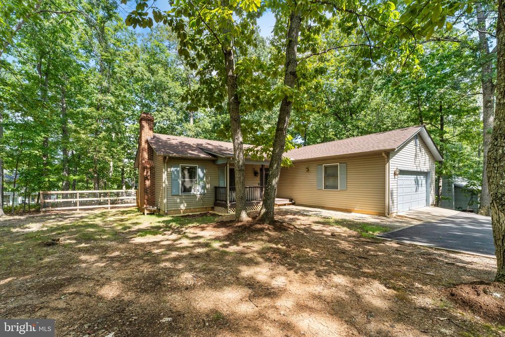 Nahor Dr, Palmyra, VA 22963