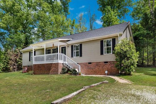 3218 Broadhurst Ln, Clover, SC, 29710-8698 | Card Image
