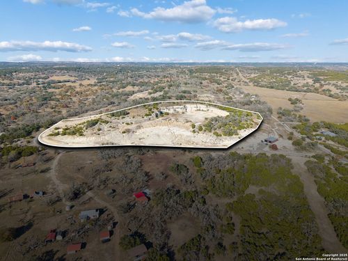 944 Metzger Rd, Fredericksburg, TX, 78624-7079 | Card Image