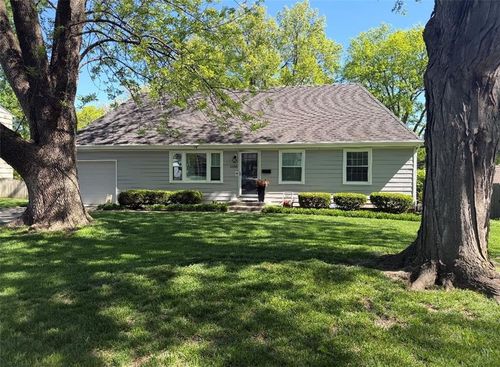 6108 W 76th Ter, Prairie Village, KS, 66208-4543 | Card Image