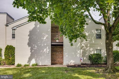 9 Village Ct, MOUNT LAUREL, NJ, 08054-3002 | Card Image