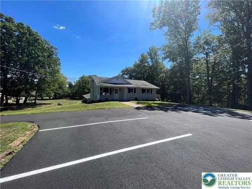 962 Pennsylvania Ave, Pen Argyl, PA, 18072-9707 | Card Image