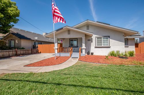 109 W Lewis St, Madera, CA, 93637 | Card Image