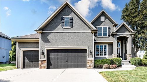 212 Sw Ansel Adams Dr, Lee's Summit, MO, 64081-2261 | Card Image