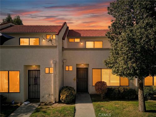 1325 W Latham Ave, Hemet, CA, 92543-3839 | Card Image