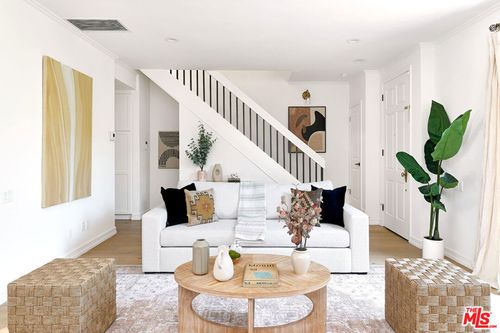 unit-3-713 9th St, Santa Monica, CA, 90402-2849 | Card Image