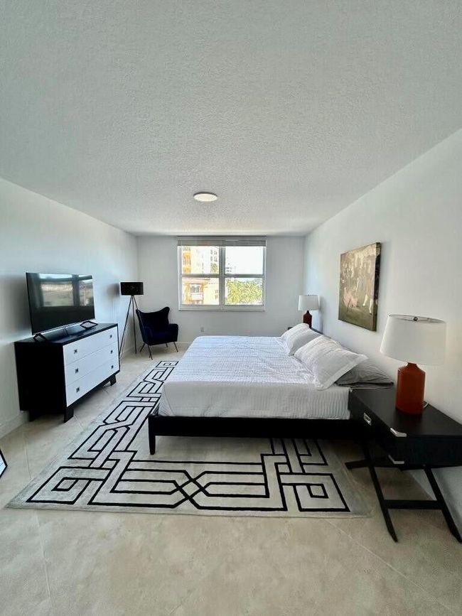 APT-401 - 99 Se Mizner Blvd, Condo with 2 bedrooms, 2 bathrooms and null parking in Boca Raton FL | Image 23