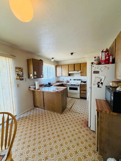 5883 S Blue Iron Way, Kearns, UT, 84118-7763 | Card Image