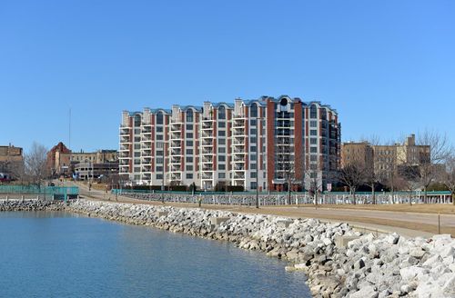 401-333 Lake Avenue, RACINE, WI, 53403 | Card Image