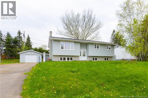 6 Airview St, Dieppe, NB, E1A4Z9 | Card Image