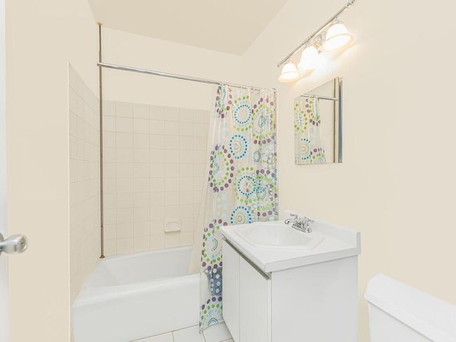bathroom | Image 6