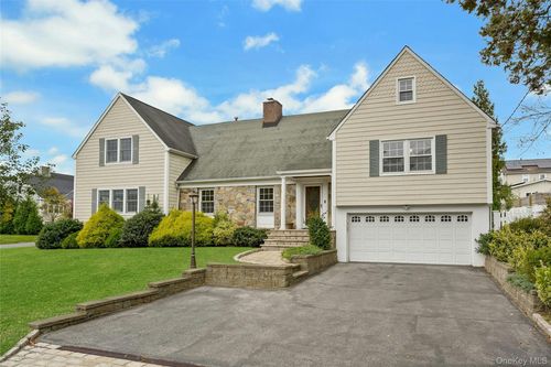 95 Clarence Rd, Scarsdale, NY, 10583-6201 | Card Image