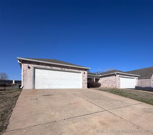 5096 S Hickory Avenue, Broken Arrow, OK, 74011 | Card Image