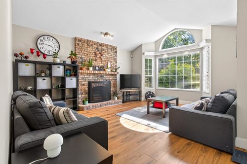 15733 98a Ave, Surrey, BC, V4N2V7 | Card Image