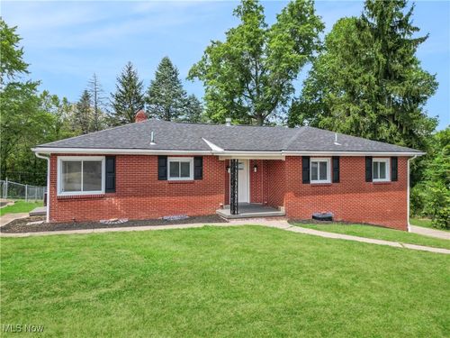 449 Westwood Dr, Steubenville, OH, 43953-3646 | Card Image