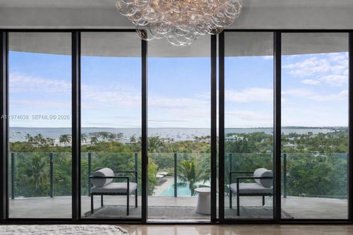 8a-2821 S Bayshore Dr, Coconut Grove, FL, 33133 | Card Image