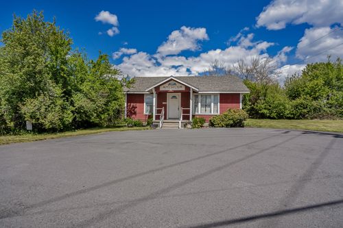 316 Pine Street, Mount Shasta, CA, 96067 | Card Image
