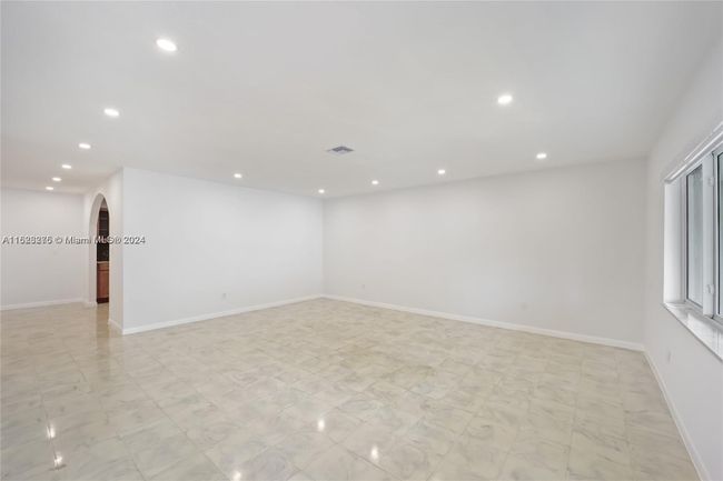 111 E 1st Ct, House other with 3 bedrooms, 3 bathrooms and null parking in Miami Beach FL | Image 17