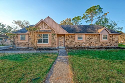 2709 Adams St, Alvin, TX, 77511-3805 | Card Image