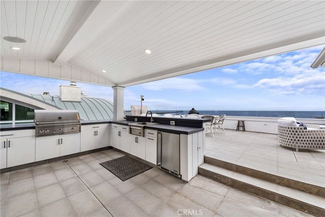 2148 E Oceanfront, House other with 5 bedrooms, 5 bathrooms and 3 parking in Newport Beach CA | Image 52