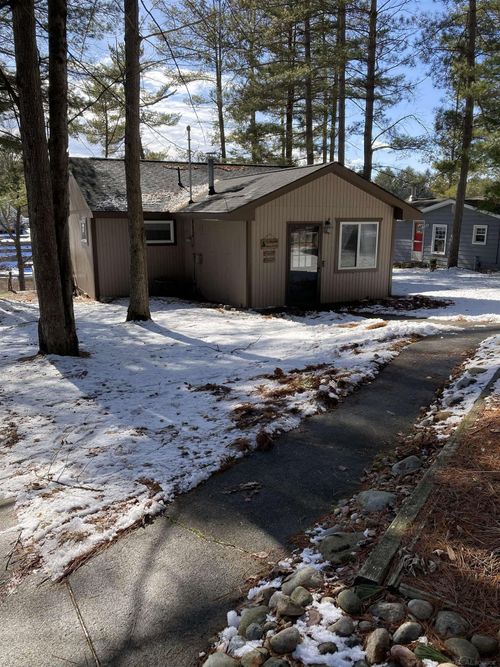 3969 N West Branch Dr, Gladwin, MI, 48624-7935 | Card Image