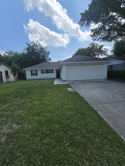 810 Lexington Dr, Lancaster, TX, 75134-2412 | Card Image