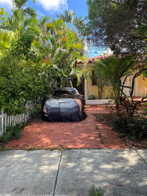 1930 Pierce St, Hollywood, FL, 33020-4055 | Card Image